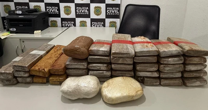 Operação policial apreende 40 tabletes de drogas em Cristinápolis