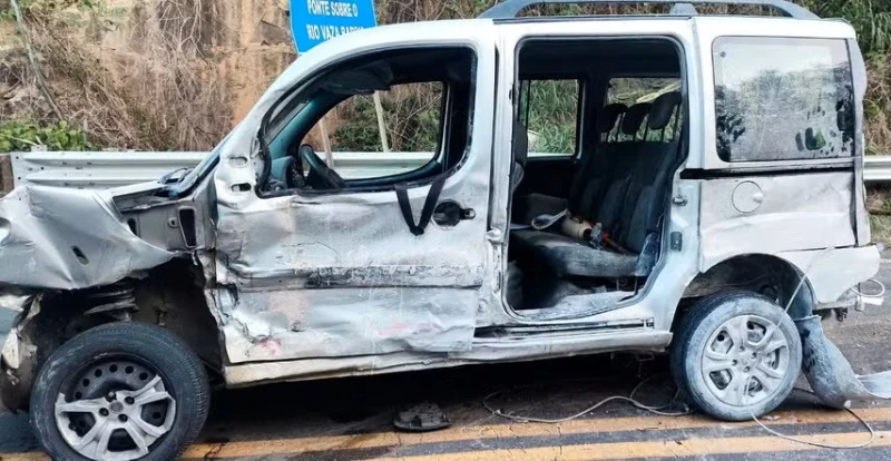 Homem morre e outro fica ferido em acidente envolvendo caminhão e dois carros na SE-170