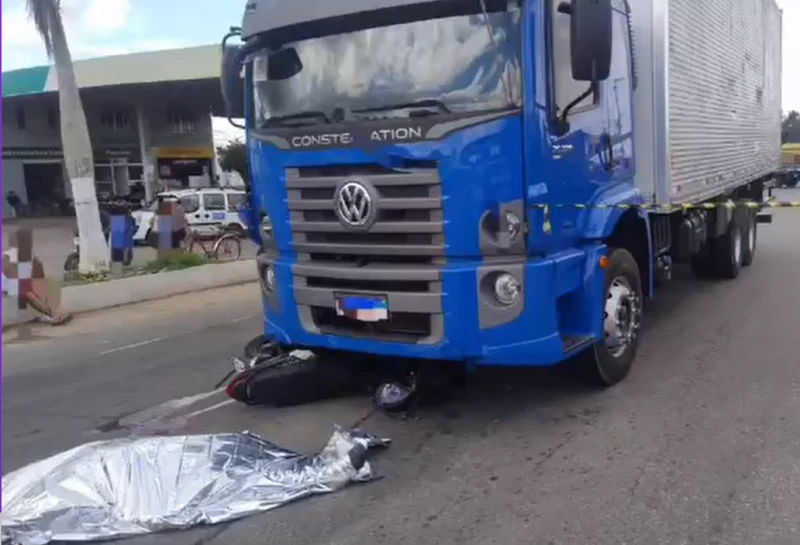 Idoso morre em colisão entre motoneta e caminhão na SE-170, em São Domingos