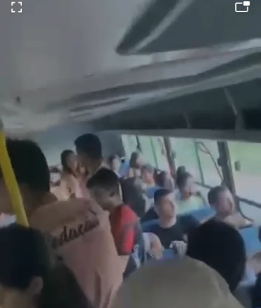 Alunos de Nossa Senhora Aparecida denunciam superlotação em ônibus e cobram ampliação do transporte