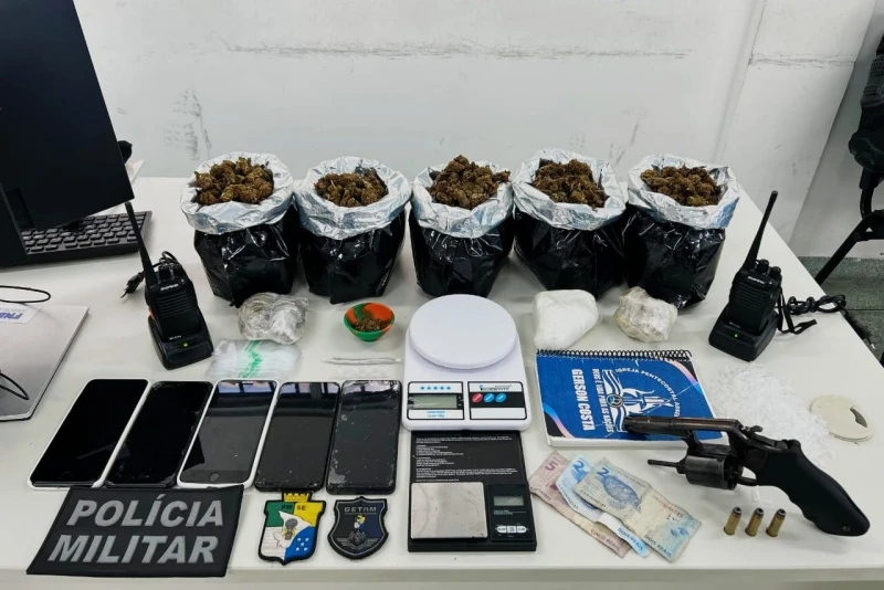 Getam prende homem e apreende adolescente com arma e drogas em Nossa Senhora do Socorro