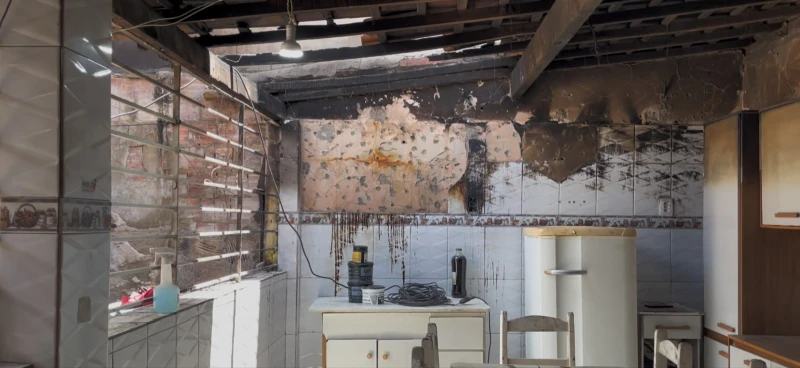 Vela acesa provoca incêndio em residência no centro de Itabaiana