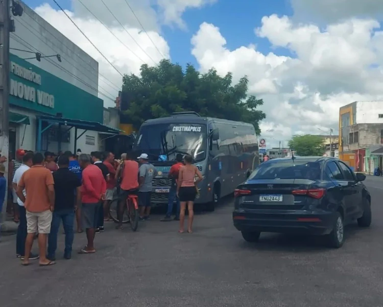 Homem é morto a facadas dentro de ônibus intermunicipal em Cristinápolis