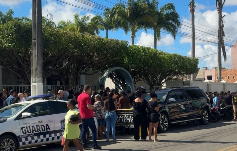 Comoção marca sepultamento de Alex “Bebê” em Itabaiana