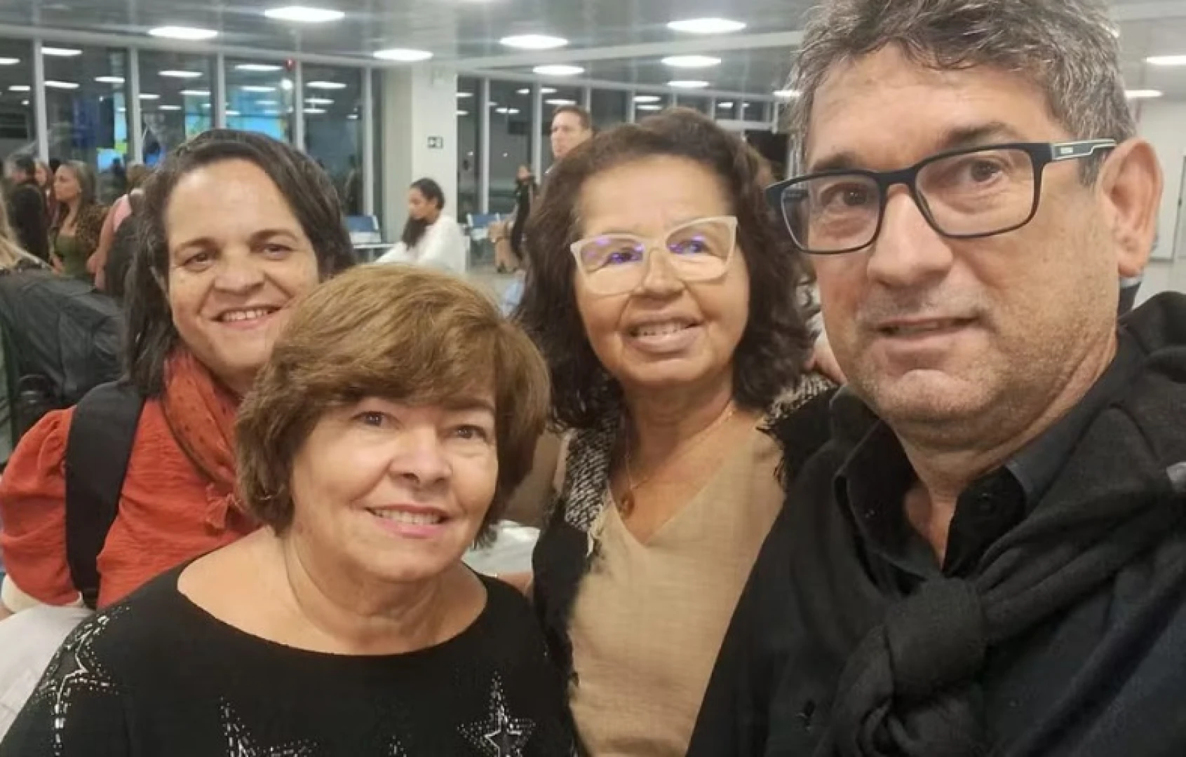 Sergipanos retornam ao Brasil após ficarem retidos em Dubai por cancelamento de voos