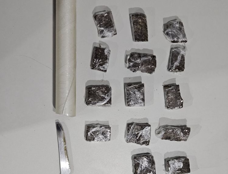 DENARC apreende drogas e materiais usados no tráfico no bairro São Cristóvão, em Itabaiana